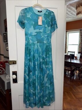 Blue Floral Midi Dress - Lightweight Short Sleeve
